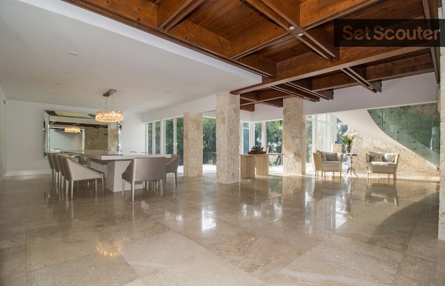 This dining room is extremely versatile, with its open concept design and sophisticated decor. The charming seating area and spectacular staircase allow Rafael’s space to double as a classy hotel foyer, while the posh dining area can accommodate an elegant dinner scene.